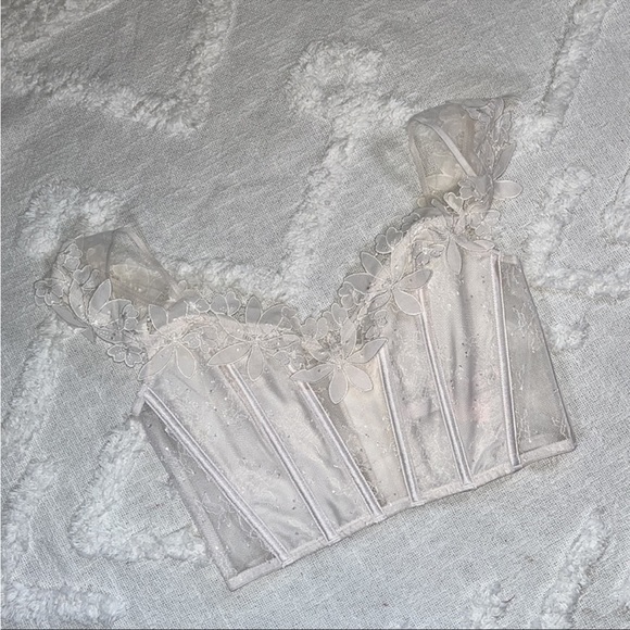 New!! Victoria’s Secret Corset Top With Boning & Large Floral Detail Sz M White - Picture 7 of 9